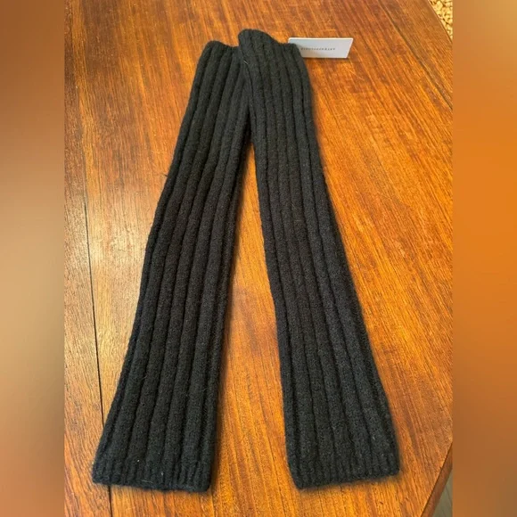 NWT Anthropologie Black Ribbed Knit Arm Warmers - Picture 2 of 5